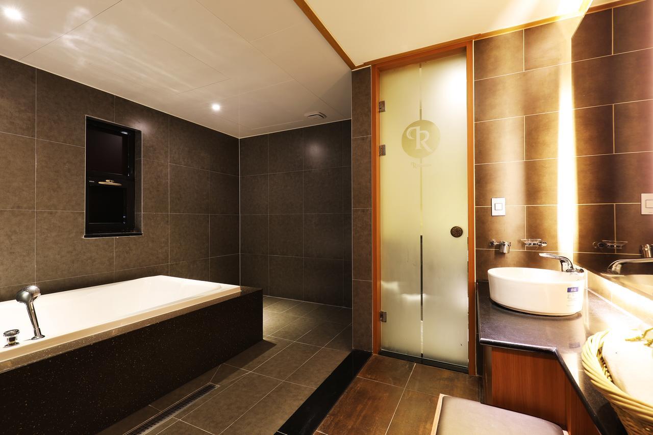 Bucheon Sr Hotel Екстериор снимка